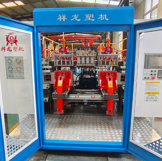 全自动一出四吹塑机