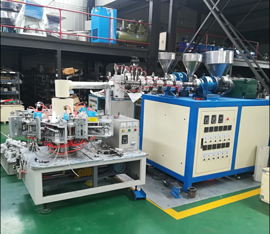 六模-65高阻隔吹瓶机