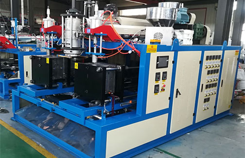 浅析中美贸易关系对吹塑机行业的影响